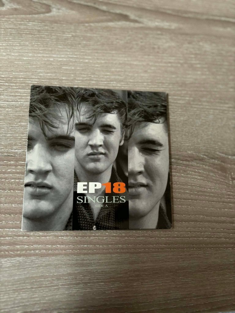Elvis cd, EP18 singles, Mag weg voor slechts 3 euro., Ophalen of Verzenden, Zo goed als nieuw, Rock-'n-roll