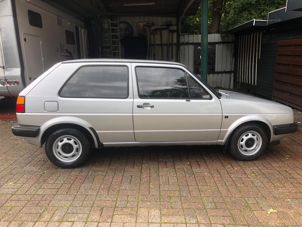 Volkswagen Golf C, Autos, Volkswagen, Particulier, Golf, Essence, Berline, 3 portes, Boîte manuelle, Argent ou Gris, Gris, Tissu