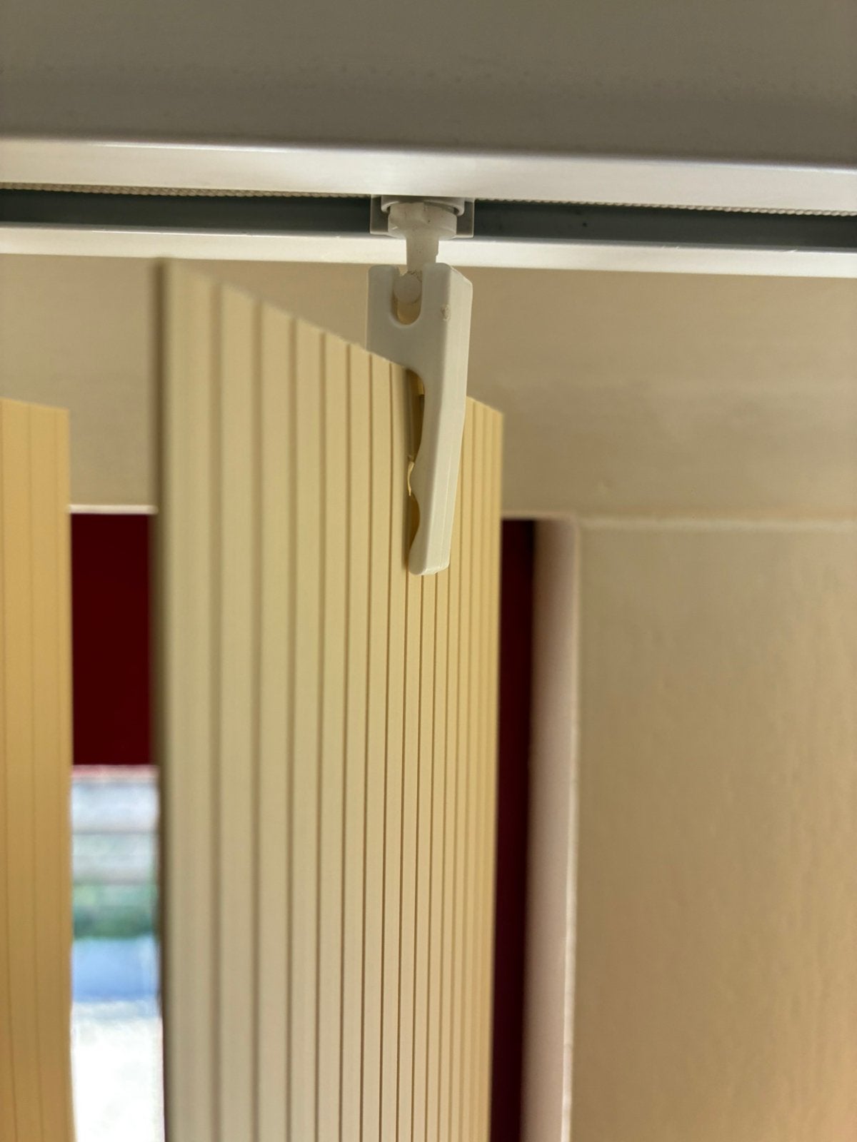 GEZOCHT OPHANGHAAKJES OUD SYSTEEM VERTICALE LAMELLEN, Huis en Inrichting, Ophalen of Verzenden, Gebruikt, Lamellen, Kunststof