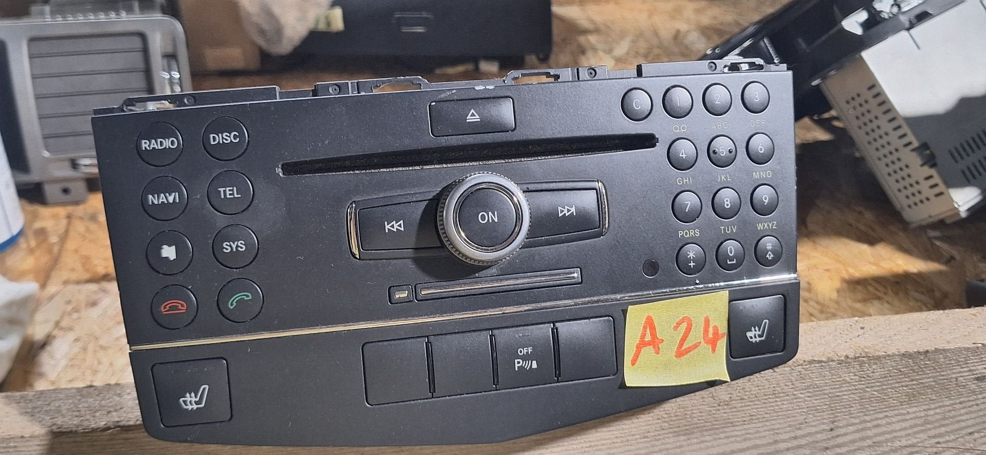 Originele Mercedes C-Klasse W204 COMAND Navigatie / Radio, Auto diversen, Gebruikt, -, -, Ophalen of Verzenden