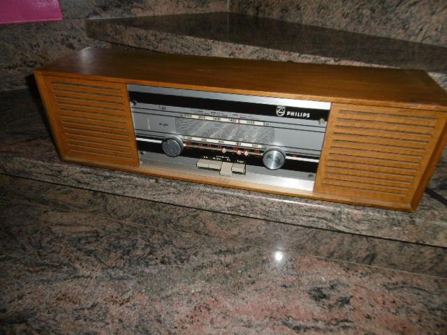 RADIO PHILIPS AVEC FM ET STEREO 2 ENCEINTES  FM ,, Antiek en Kunst, Ophalen