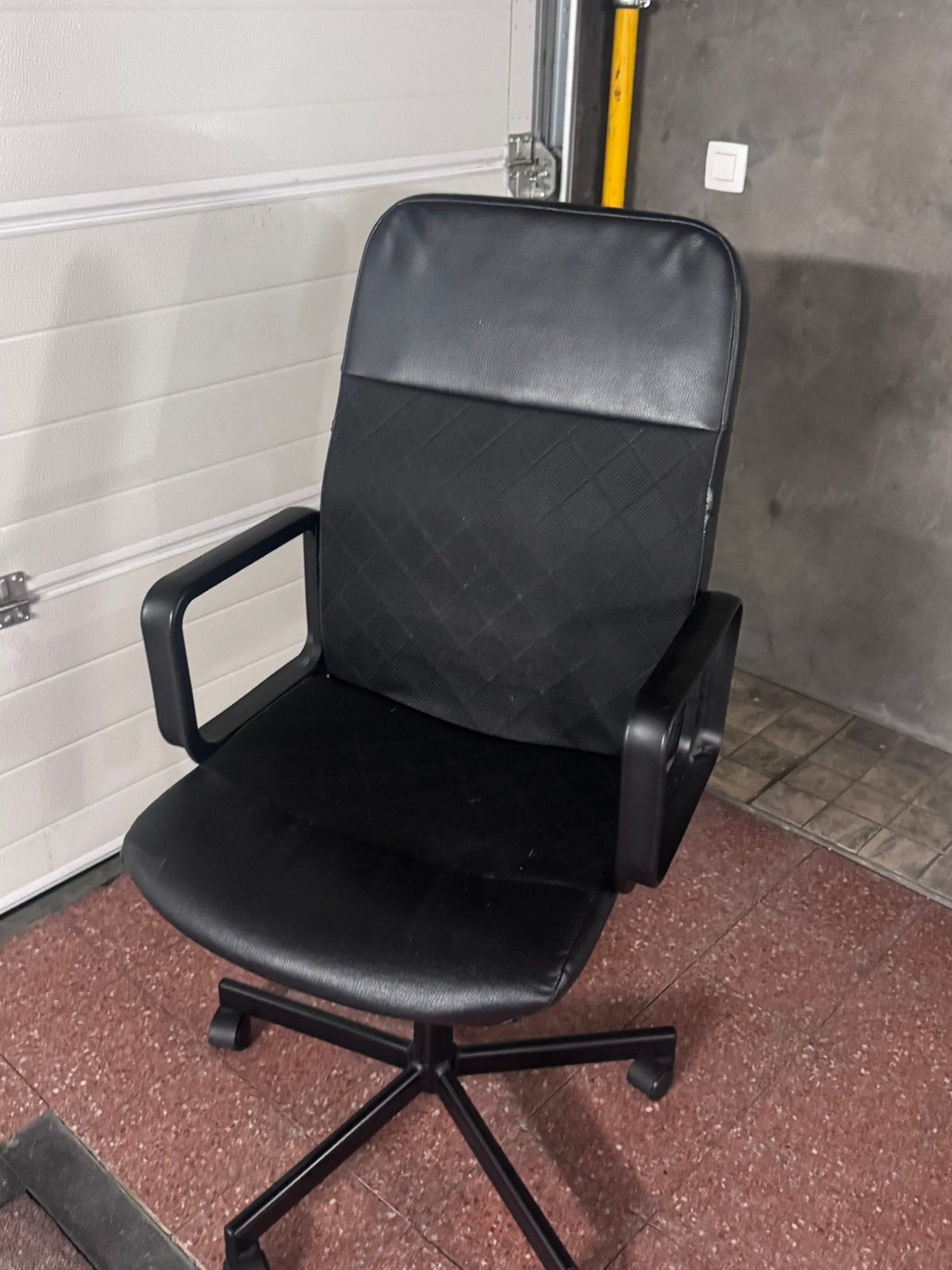 Bureaustoel gratis, Huis en Inrichting, Bureaustoelen, Ophalen, Zo goed als nieuw, Bureaustoel