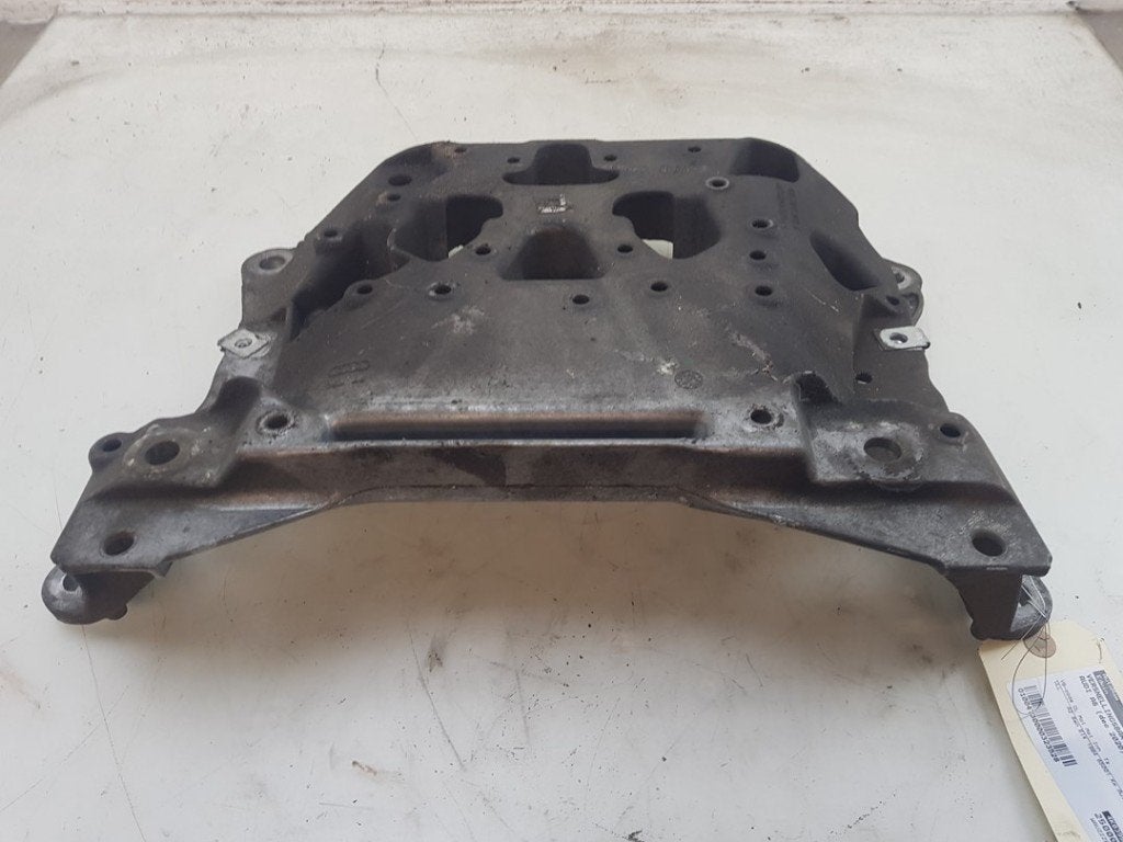 SUPPORT BOITE DE VITESSES ABS A6 Avant (C8) (|4K0399262Q|), Utilisé, Audi