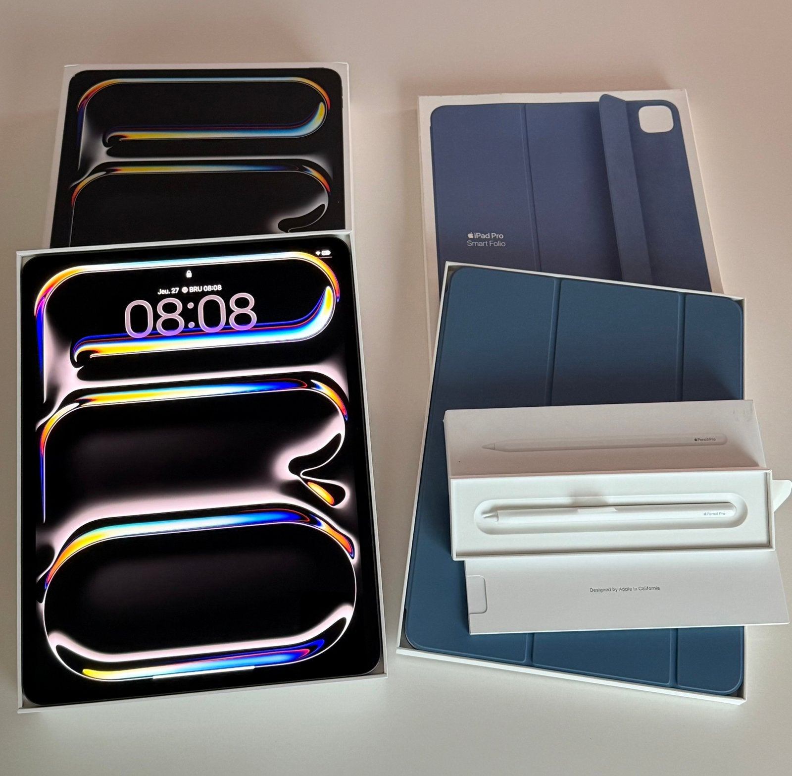 Apple iPad Pro 13” M4 256 Go + Apple Pencil Pro +Smart Folio, Autos : Divers, Autocollants de voiture, Enlèvement ou Envoi