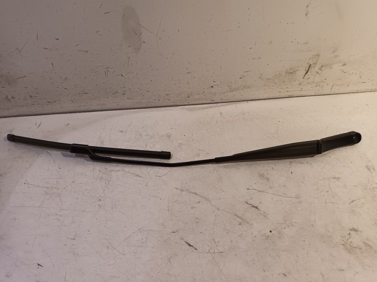 Ruitenwisserarm rechts voor Skoda Superb, Onderdelen@venauto.nl, Van der Ven Autorecycling B.V., Gebruikt, Ettenseweg 76, 4706 PB Roosendaal, The Netherlands