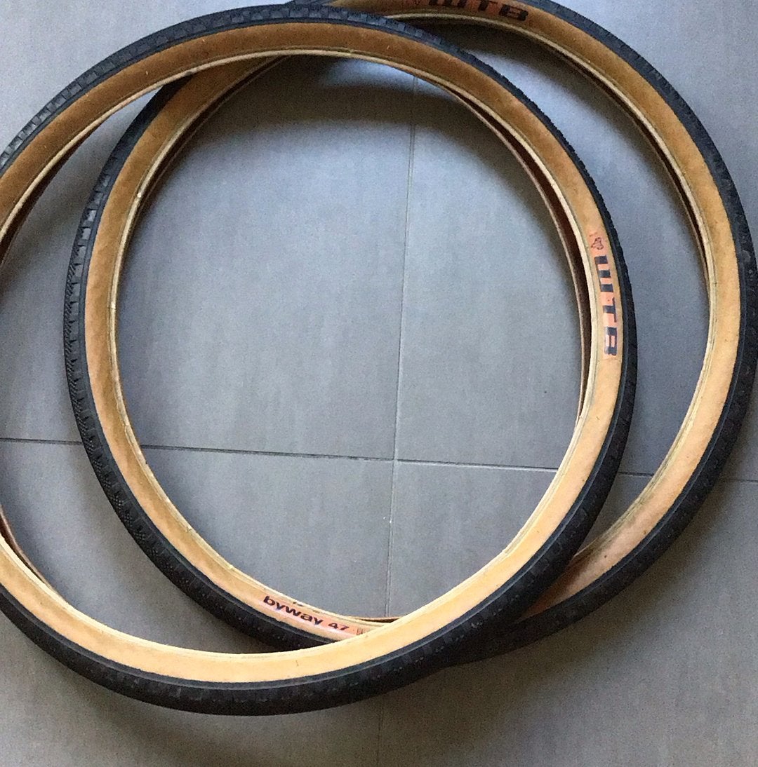 Paire pneus Wtb 650b byway 47mm, Vélos & Vélomoteurs, Enlèvement ou Envoi, Comme neuf