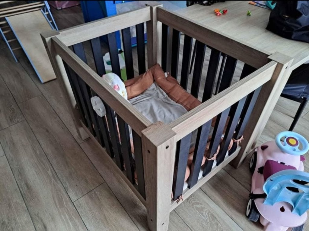 Houten park met mat zwarte accenten TWF, Kinderen en Baby's, Babyparken, Ophalen, Zo goed als nieuw, In hoogte verstelbaar