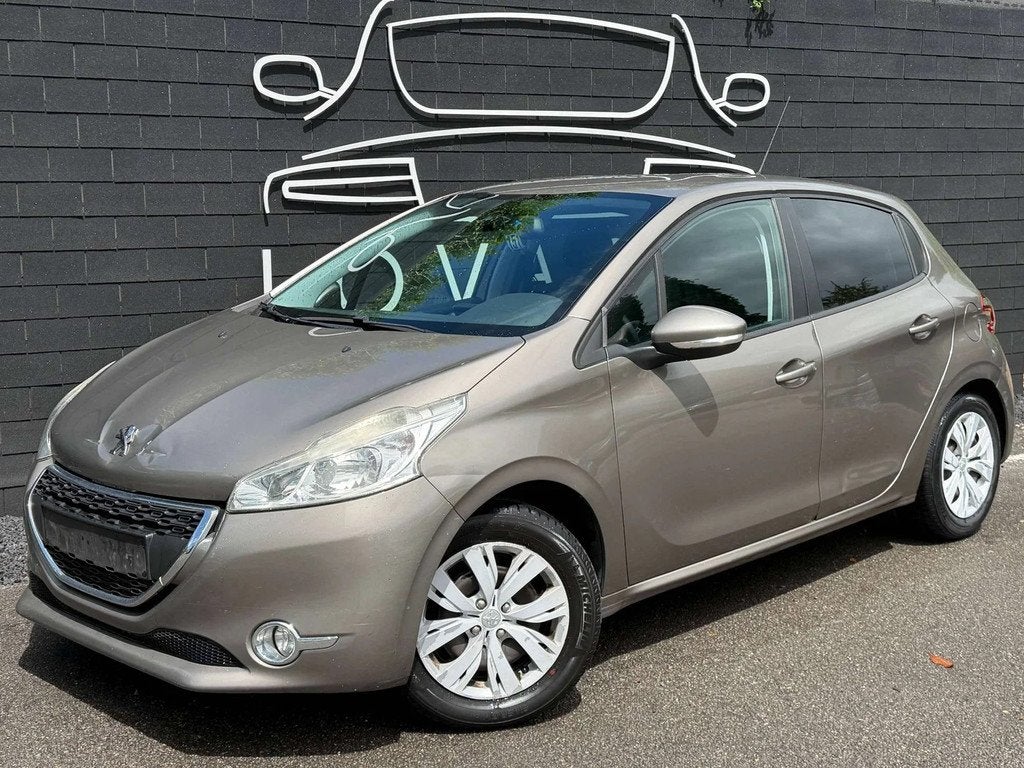Peugeot 208 1.2i+AIRCO+MARCHAND OU EXPORT UNIQUEMENT, Auto's, Peugeot, Euro 5, Stof, Gebruikt, 1199 cc