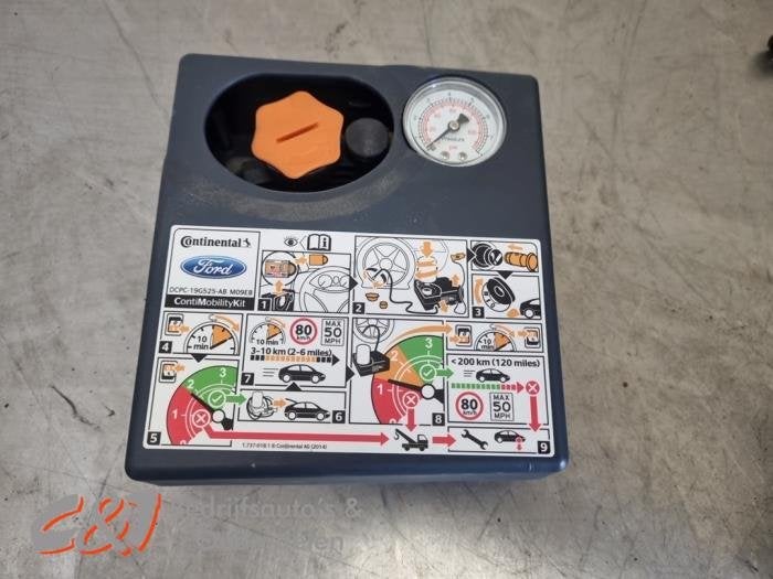 Bandenpomp van een Ford Transit Connect, Gebruikt, -, -, Ophalen of Verzenden