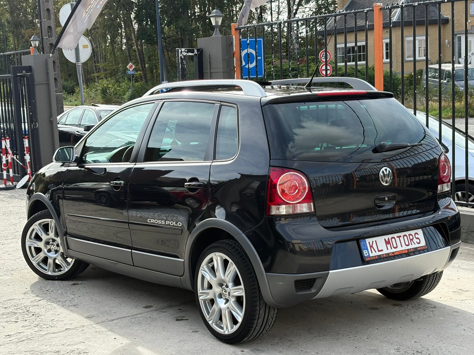 VW POLO ÉDITION CROSS 1.4i ESSENCE 130 000KM CARPASS, Autos, Achat, Entreprise, Noir, 5 portes