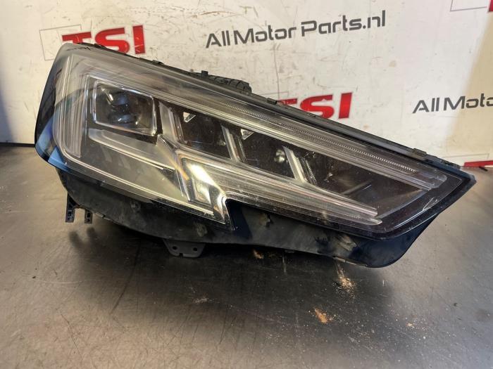 Phare droit d'un Audi A4, -, 3 mois de garantie, Audi, Utilisé