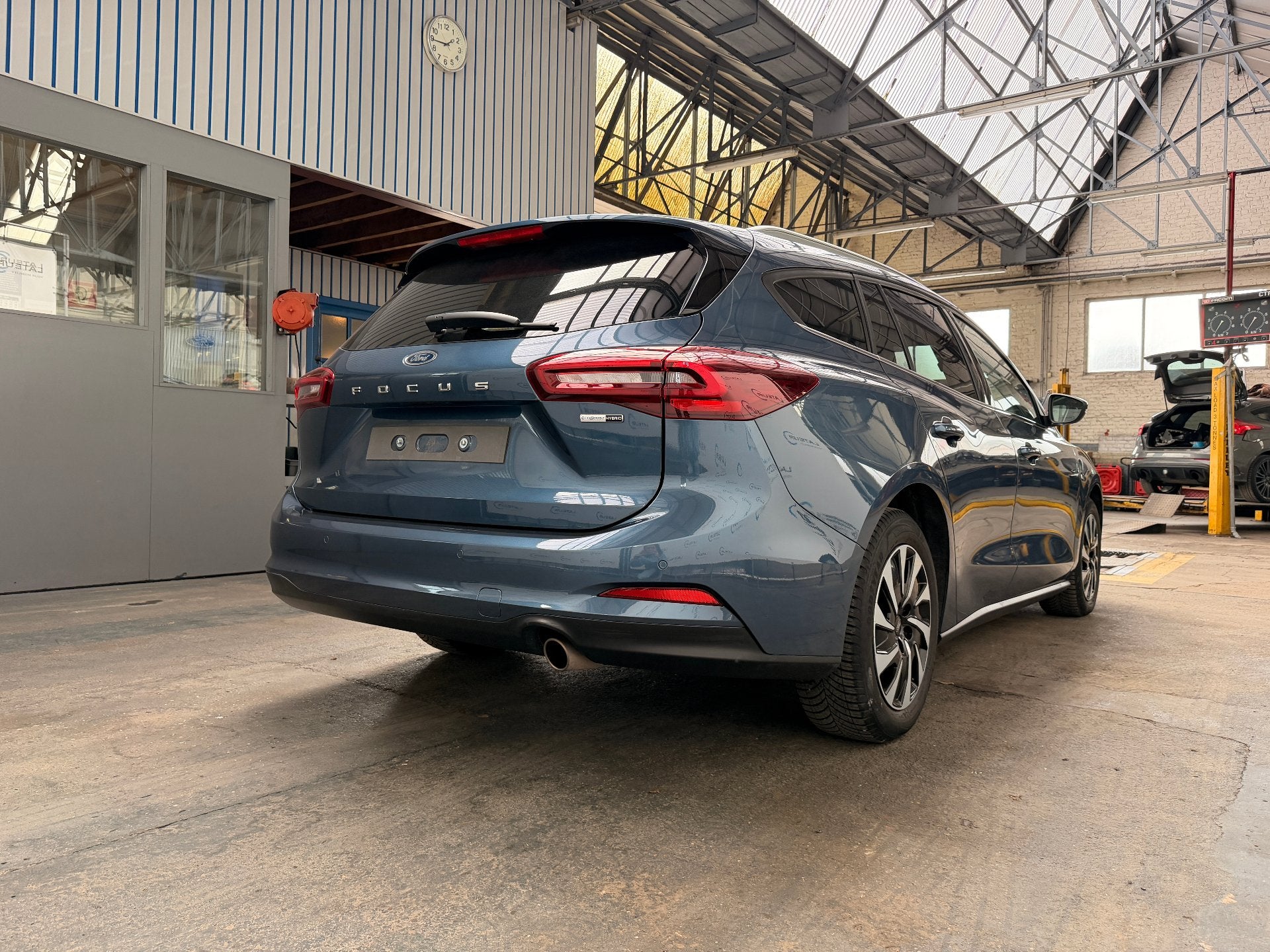Ford Focus Titanium 1.0i EcoBoost mHEV - 92kW / 125 Pk M6 FW, Autos, Ford, 1441 kg, Achat, Euro 6, Bleu
