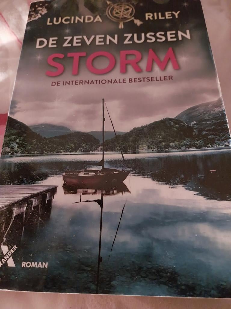 Storm, het 2e deel van de 7 zussen., Boeken, Ophalen