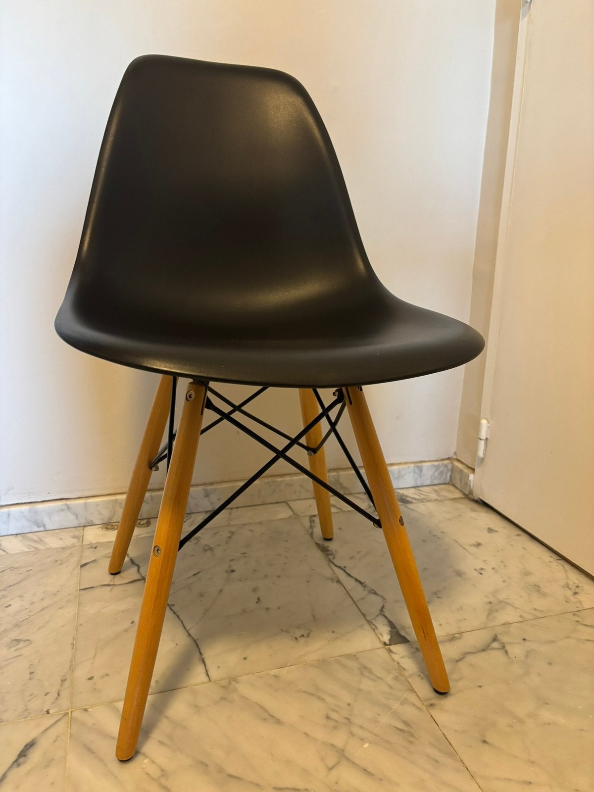 6 chaises DSW Eames Inspiration - chaise story, Maison & Meubles, Chaises, Enlèvement, Utilisé, Noir, Cinq, Six Chaises ou plus