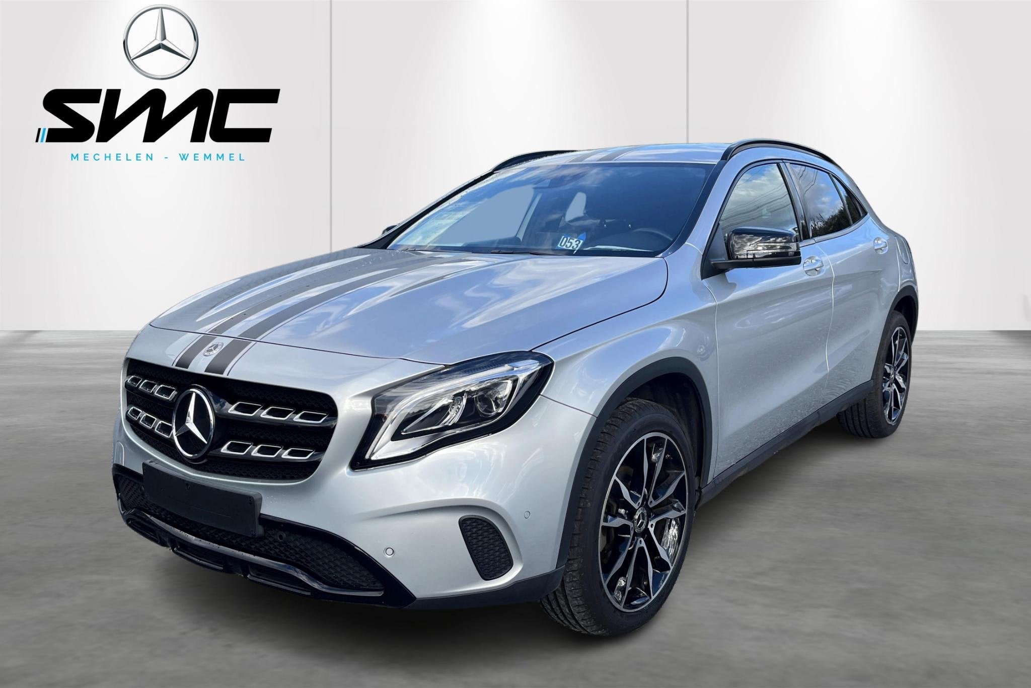 Mercedes-Benz GLA GLA 180 Business Solution, Auto's, Gebruikt, Zwart, 4 cilinders, 700 kg