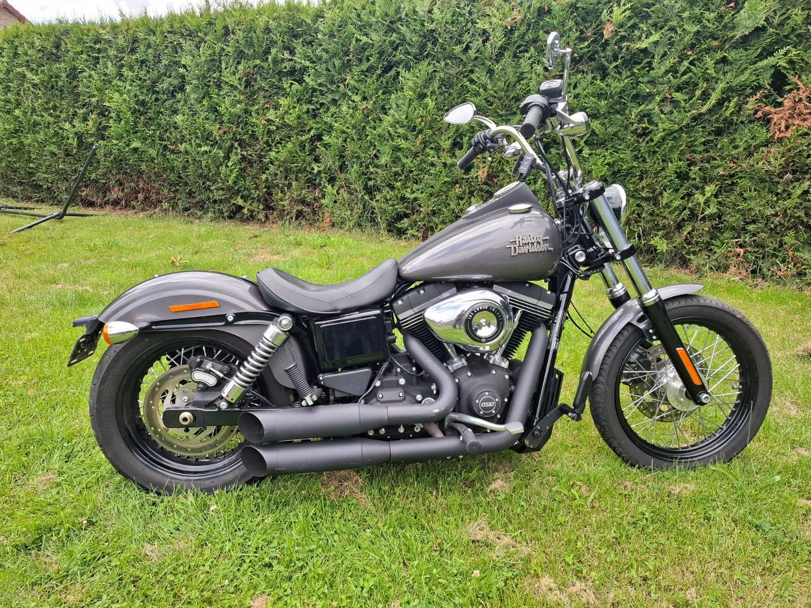 Harley davidson in nieuwstaat dyna, Motos, Motos | Harley-Davidson, Entreprise
