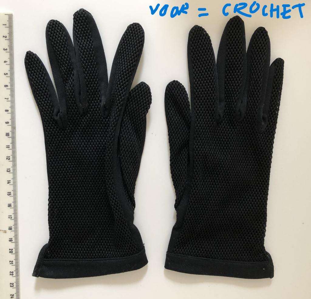 Zwarte crochet dameshandschoenen origineel vintage, Kleding | Dames, Mutsen, Sjaals en Handschoenen, Ophalen of Verzenden, Zo goed als nieuw