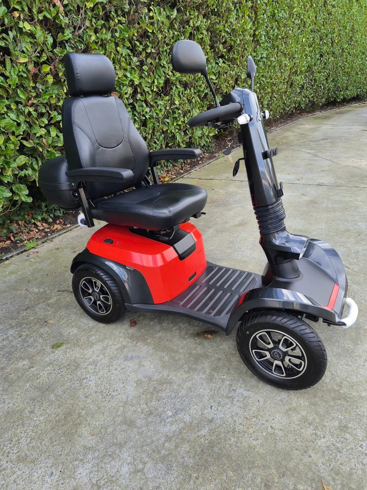ALS NİEUW️❗️Scootmobiel PRESTO 4 Life Mobility  TOTAAL 142km, Diversen, Ophalen of Verzenden, Zo goed als nieuw, 36 t/m 45 km
