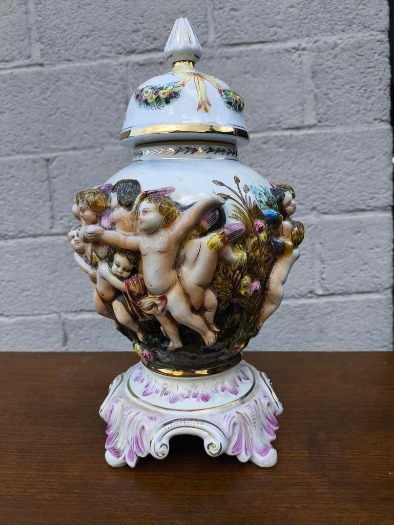 Capodimonte vaas, Enlèvement
