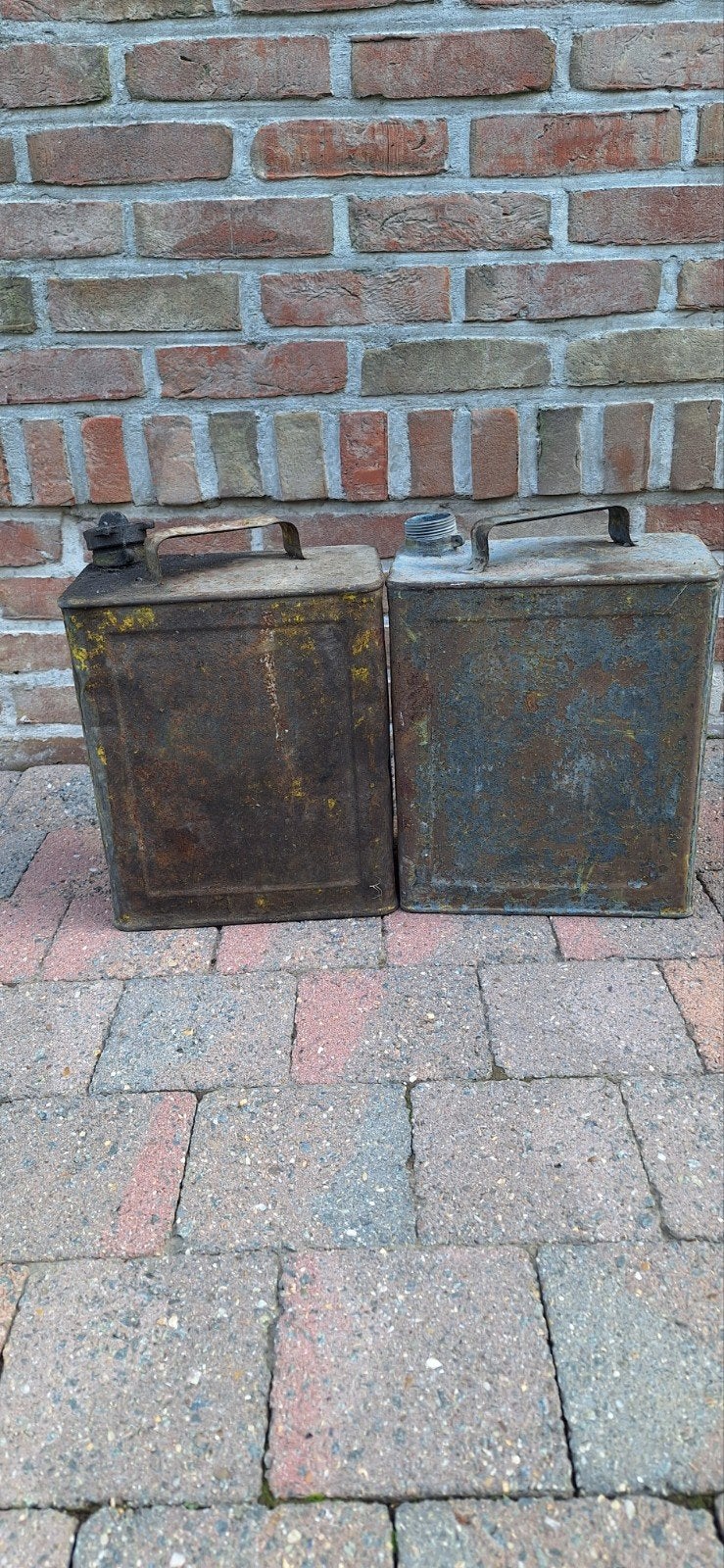 Lot de jerrycan, Collections, Enlèvement