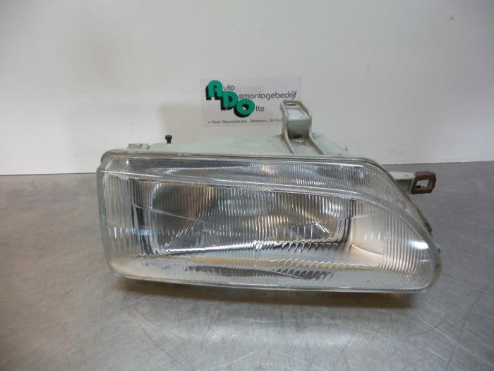 Koplamp rechts van een Toyota Corolla (Corolla 87-), Gebruikt, -, -, Ophalen of Verzenden