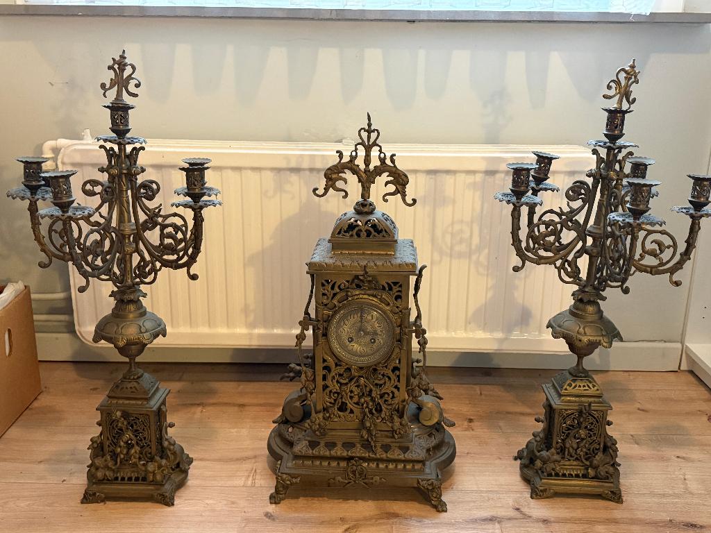 antieke bronzen buffet klok met bijhorende kandelaars, Antiek en Kunst, Antiek | Klokken, Ophalen