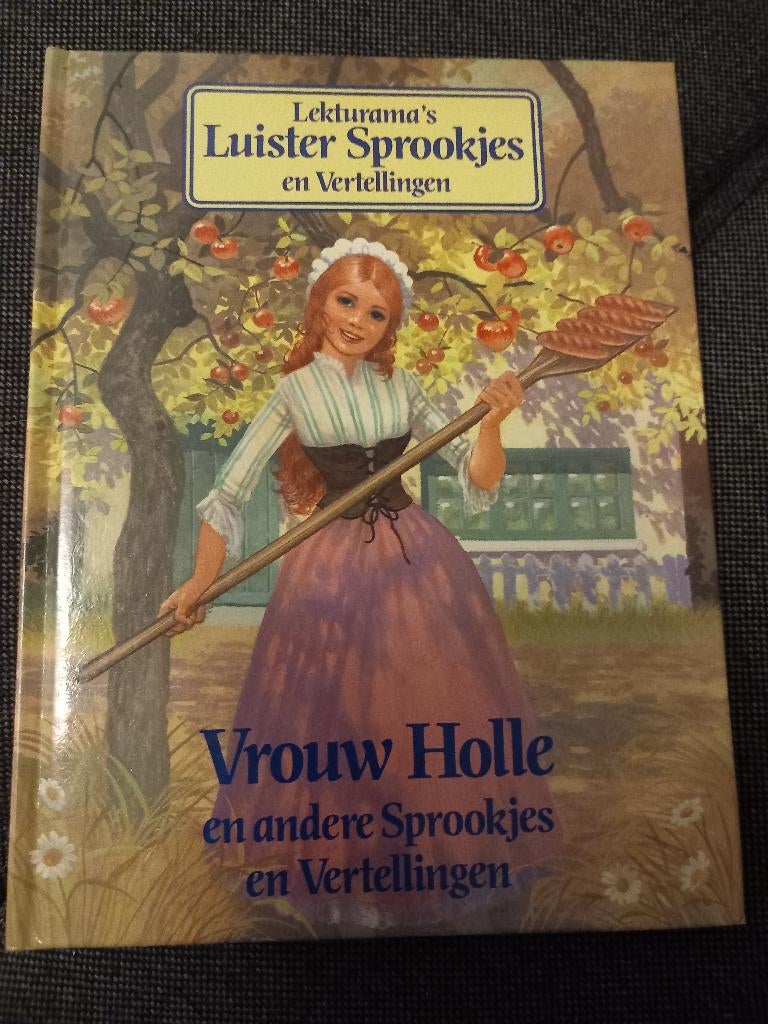 Vrouw Holle en andere sprookjes en vertellingen, Boeken, Ophalen, Gelezen