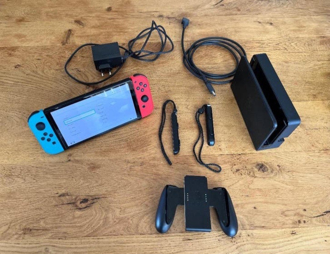 Nintendo Switch Oled + FC26, Games en Spelcomputers, Spelcomputers | Nintendo Switch