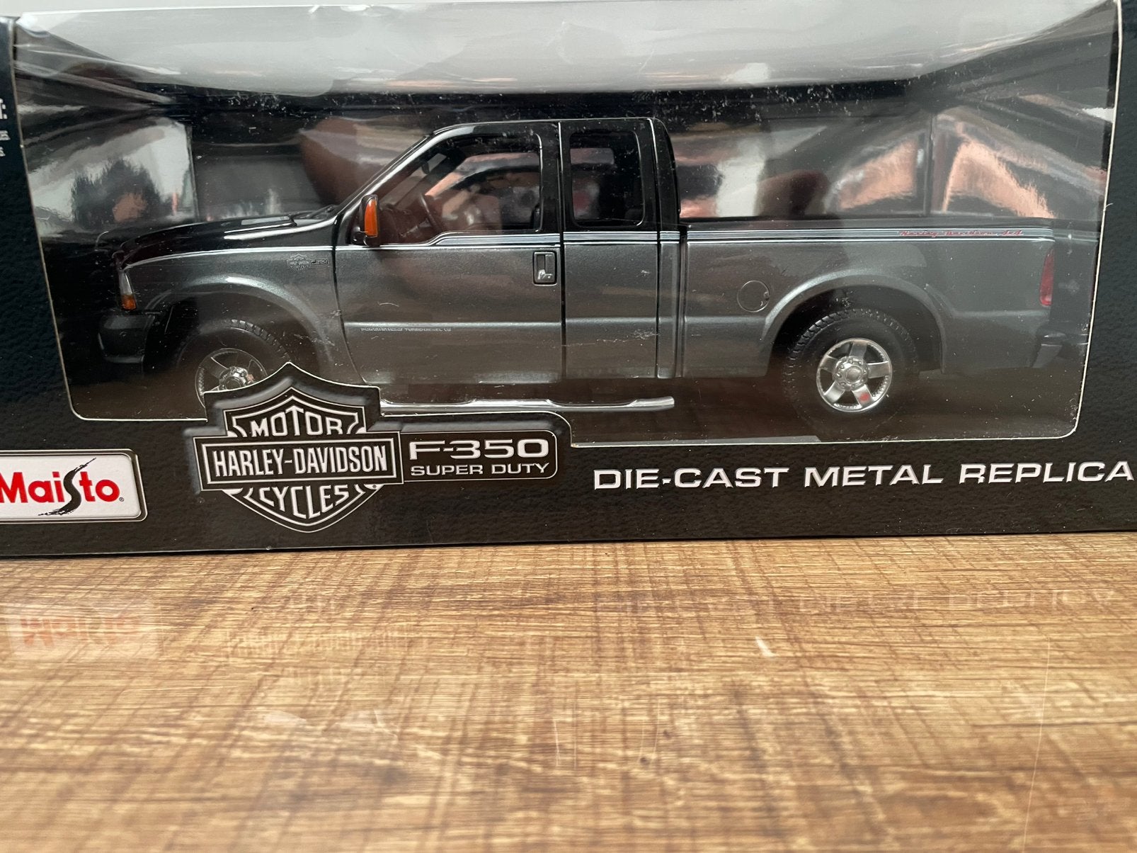 Maisto - Ford F350 Harley-Davidson Pick-up - Schaal 1/18 ., Hobby en Vrije tijd, Modelbouw | Radiografisch | Auto's, Ophalen of Verzenden