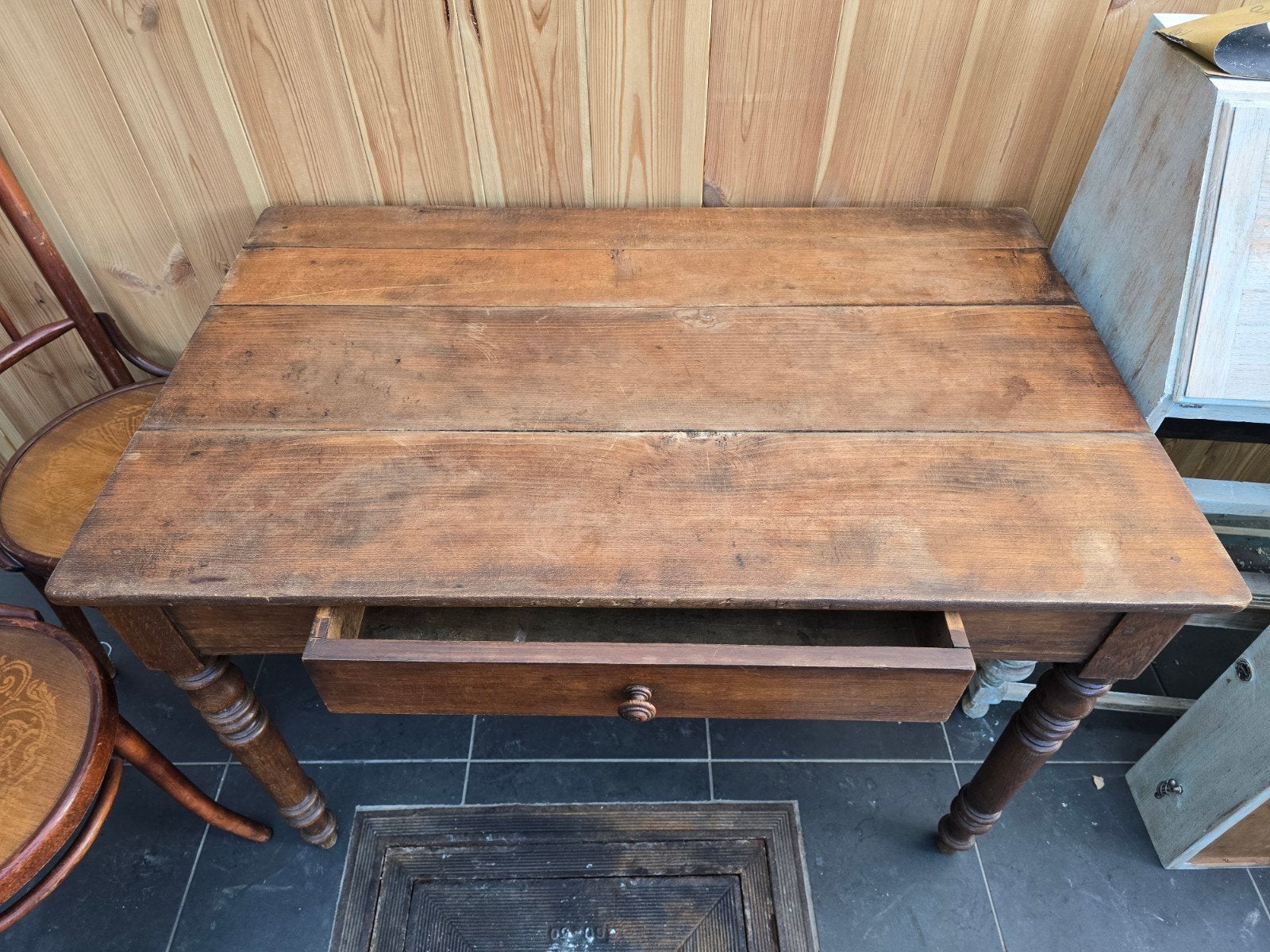 mooi houten tafel of bureau met lade., Ophalen