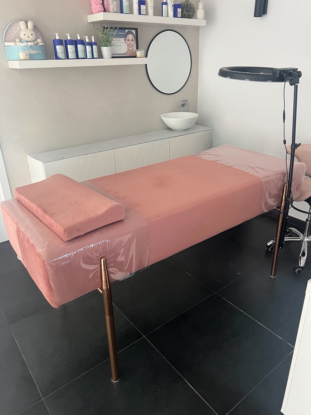 Roze velvet behandelbank, roze tabourette, ringlamp & kussen, Aankleding binnen, Ophalen, Gebruikt, Inrichting