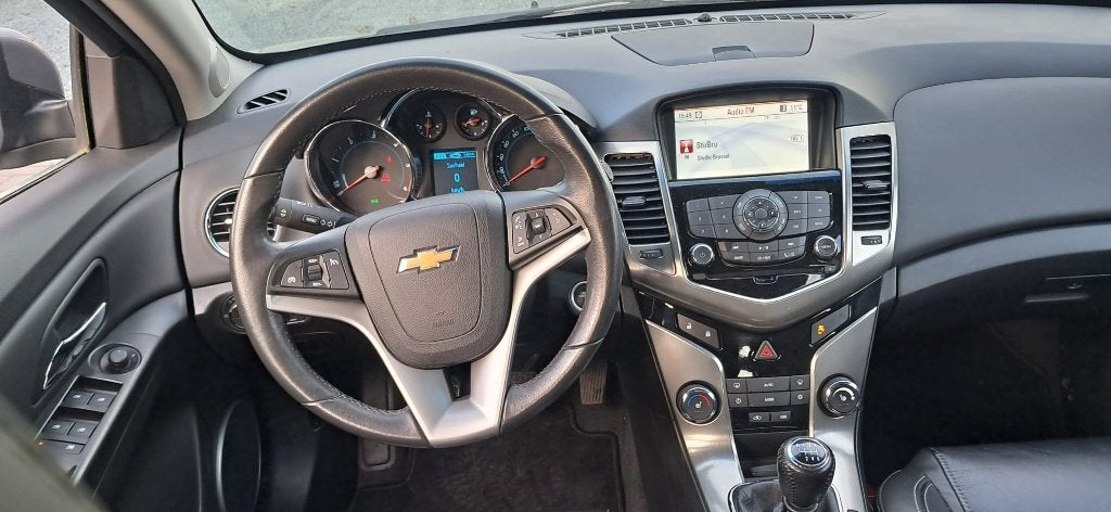 CHEVROLET CRUIZE/2000cc DIESEL/53.000KM/GEKEURD/GARANTIE, Auto's, Chevrolet, Euro 5, Zwart, 6 deurs, Zilver of Grijs
