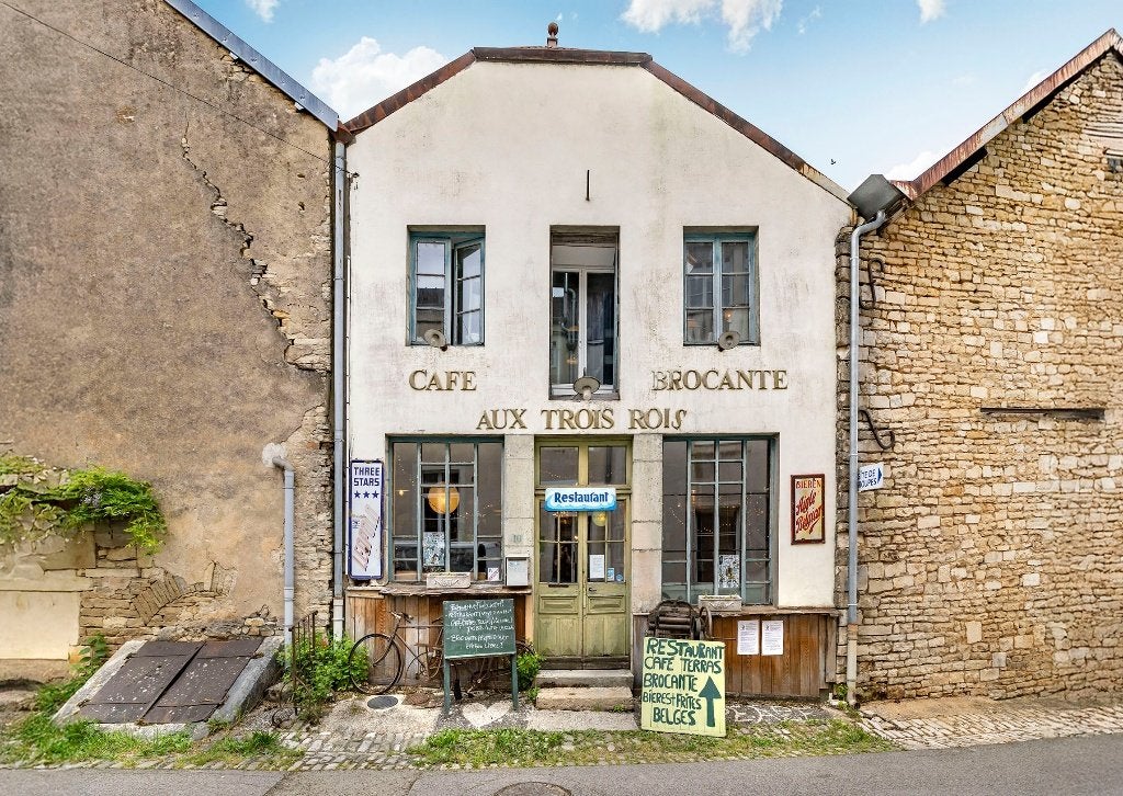 Restaurant authentique + maison (de vacances) en Bourgogne, Immo, Étranger, Village, 100 m², Ventes sans courtier, France