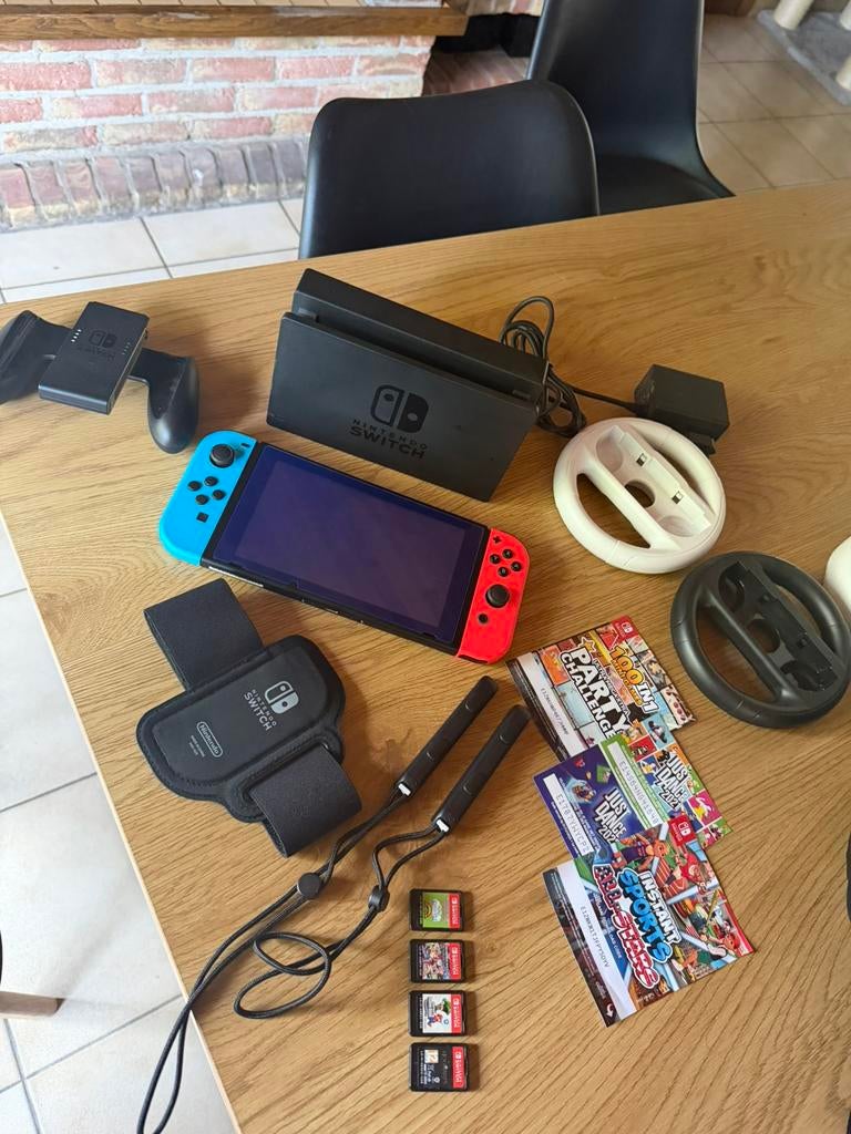 Nintendo switch + spellen en benodigdheden, Ophalen, Zo goed als nieuw