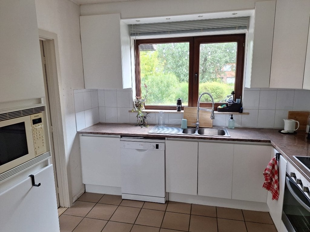 Keuken met graniet werkblad en tafel (excl. toestellen), Huis en Inrichting, Keuken | Complete keukens, Ophalen, Gebruikt, Wit