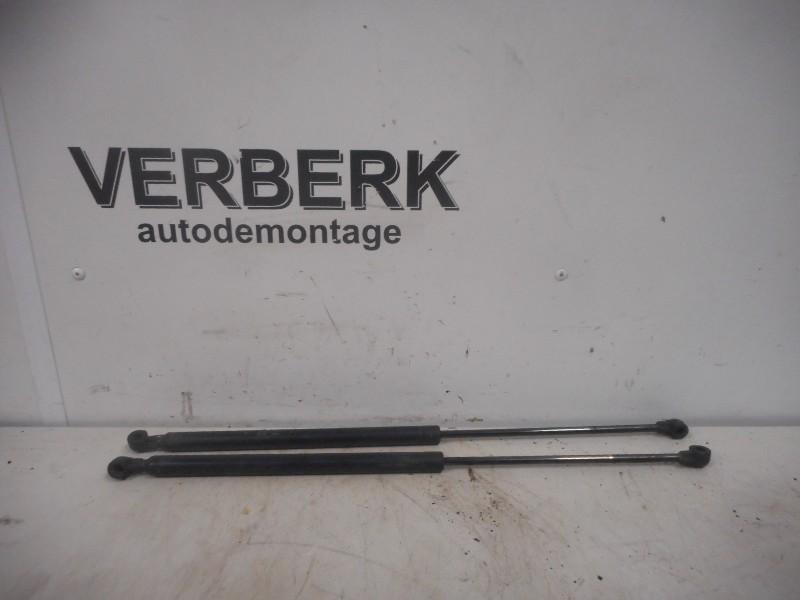 VERIN A GAZ ENSEMBLE ARRIÈRE Volvo 440 (01-1988/12-1996), Utilisé, Volvo
