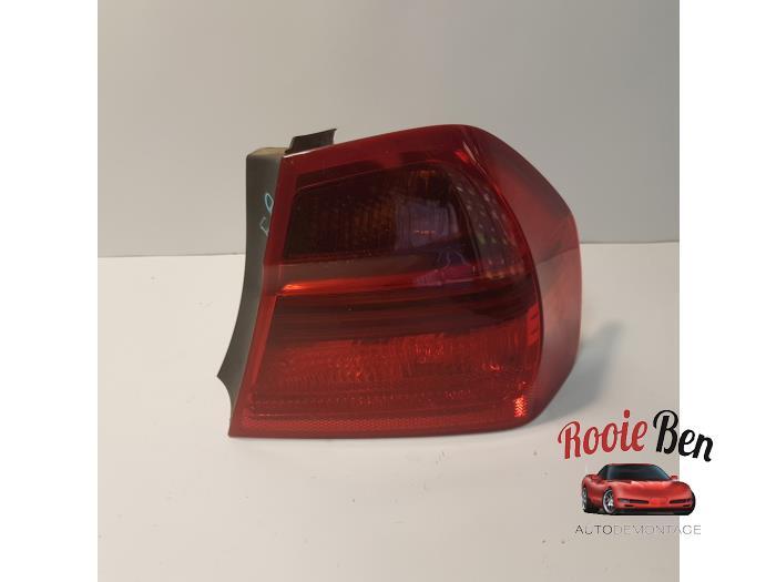 Feu arrière droit d'un BMW 3-Serie, Autos : Pièces & Accessoires, Éclairage, BMW, Utilisé, 3 mois de garantie, Enlèvement ou Envoi
