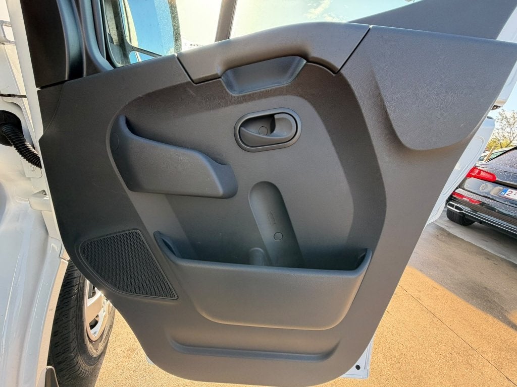 Renault Master (Stock ID 35943) — 16