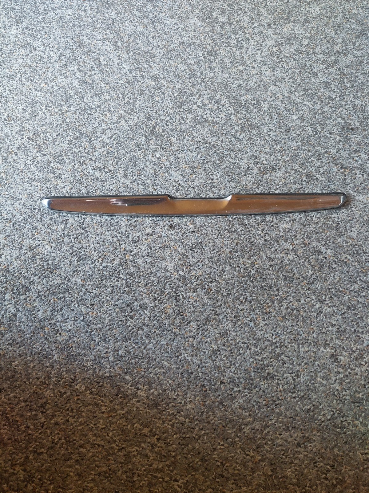 Poignée de coffre Mercedes SL R107, Enlèvement