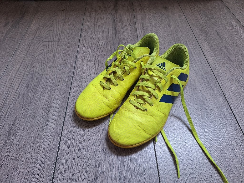 Sportschoenen Adidas M35, Kinderen en Baby's, Kinderkleding | Schoenen en Sokken, Adidas, Gebruikt, Sportschoenen, Ophalen of Verzenden
