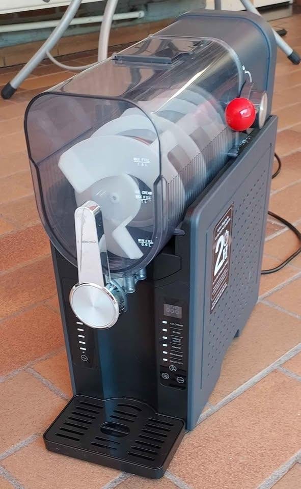 Slush machine met garantie., Ophalen, Nieuw, Zelfvriezend