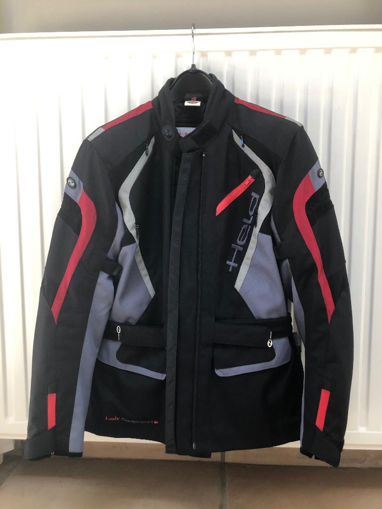 Motorjas vrouw, Motoren, Ophalen