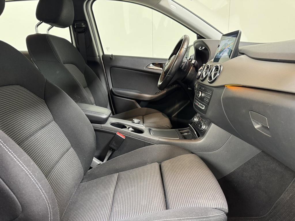 Mercedes-Benz B 180 Benzine Autom. - GPS - Led - Topstaat!, Auto's, Mercedes-Benz, 4 deurs, 122 pk, Navigatiesysteem, 0 kg