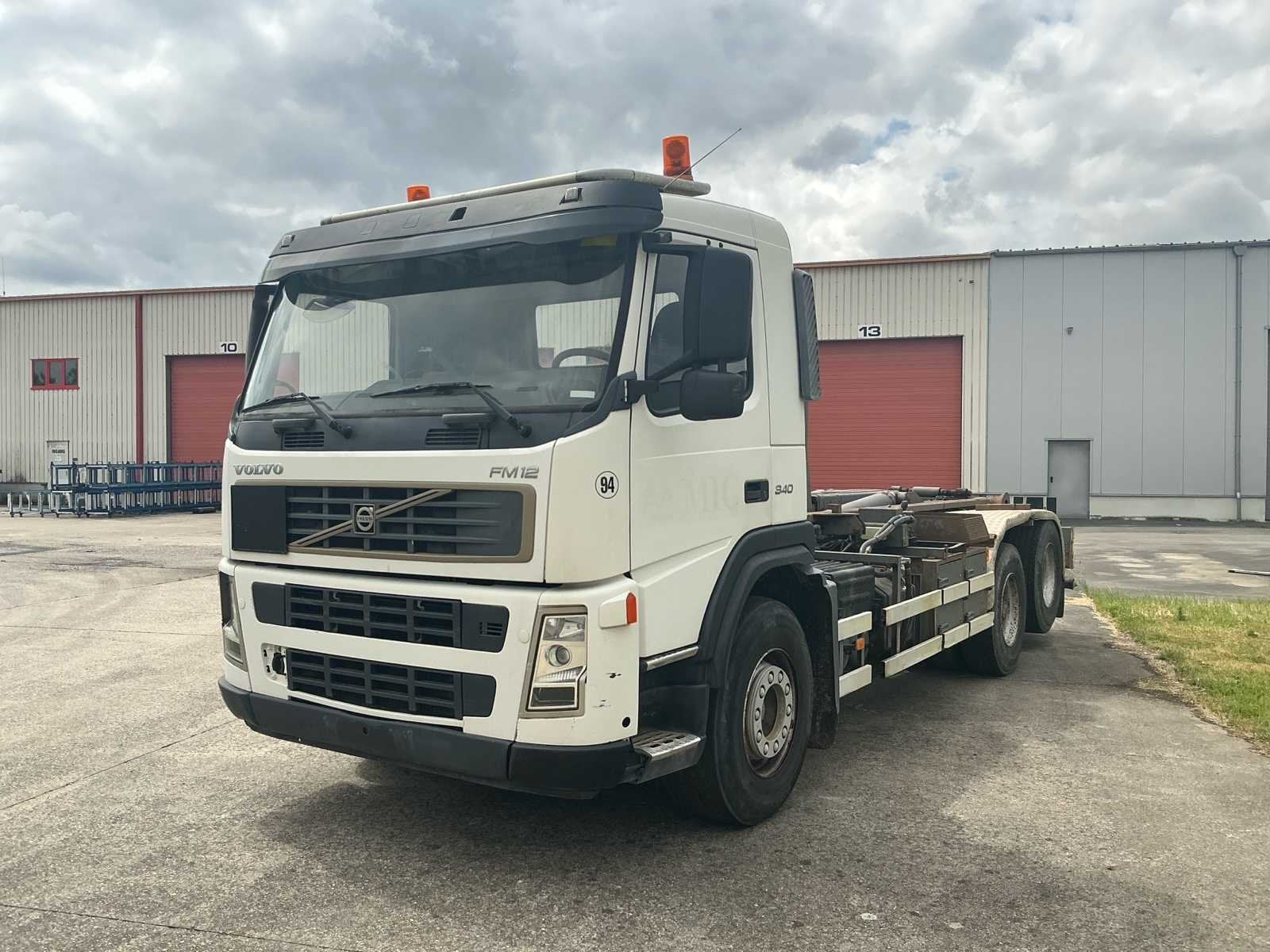 Volvo - 2004 - FM/FH 12 340 6x2R - Vrachtwagen met Container, Auto's, Vrachtwagens, Overige brandstoffen, Bedrijf, Volvo, Te koop