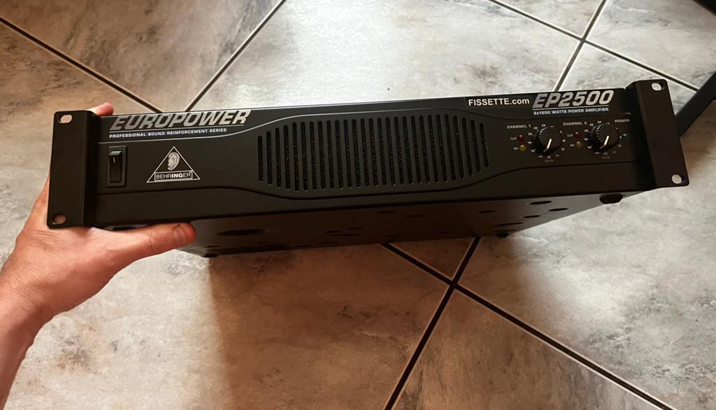 Ampli DJ Behringer EP2500, Muziek en Instrumenten, Ophalen, Zo goed als nieuw