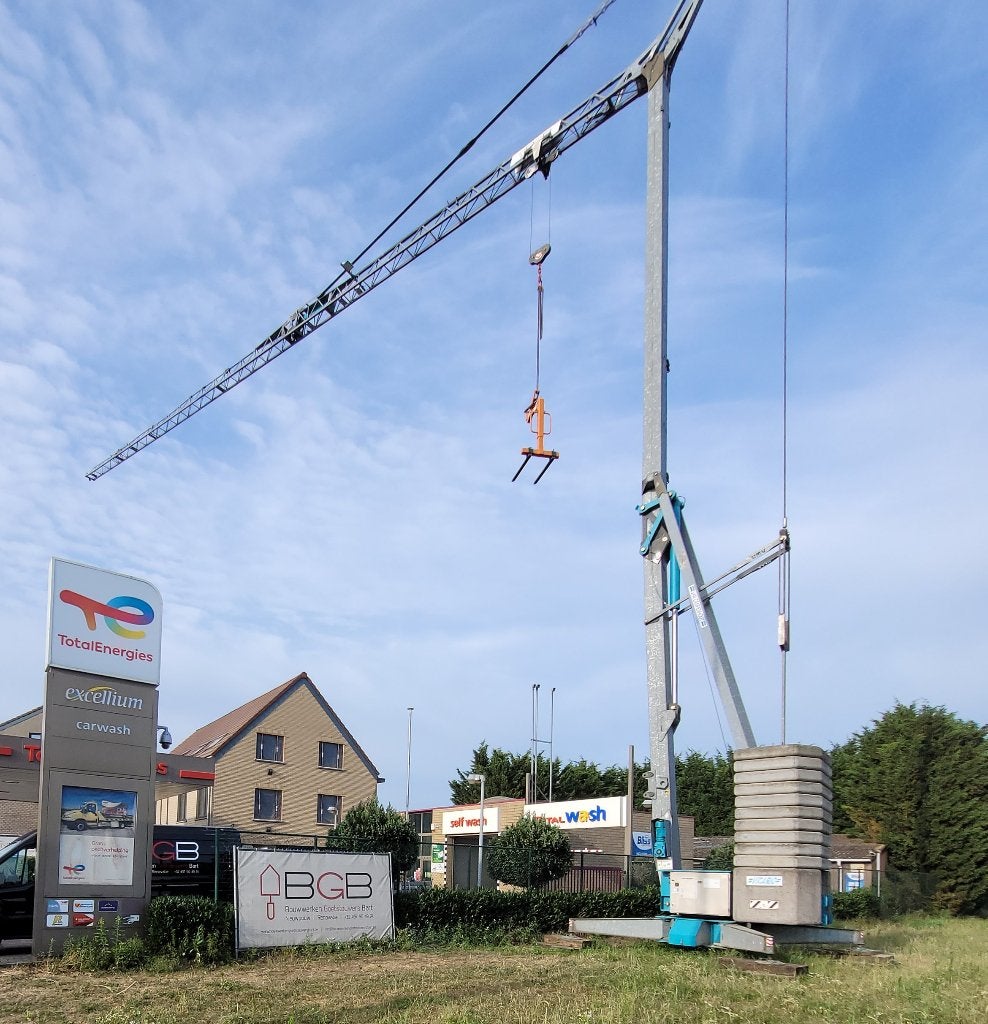 Bouwkraan 30m te huur met keuring, Enlèvement, Engin de levage