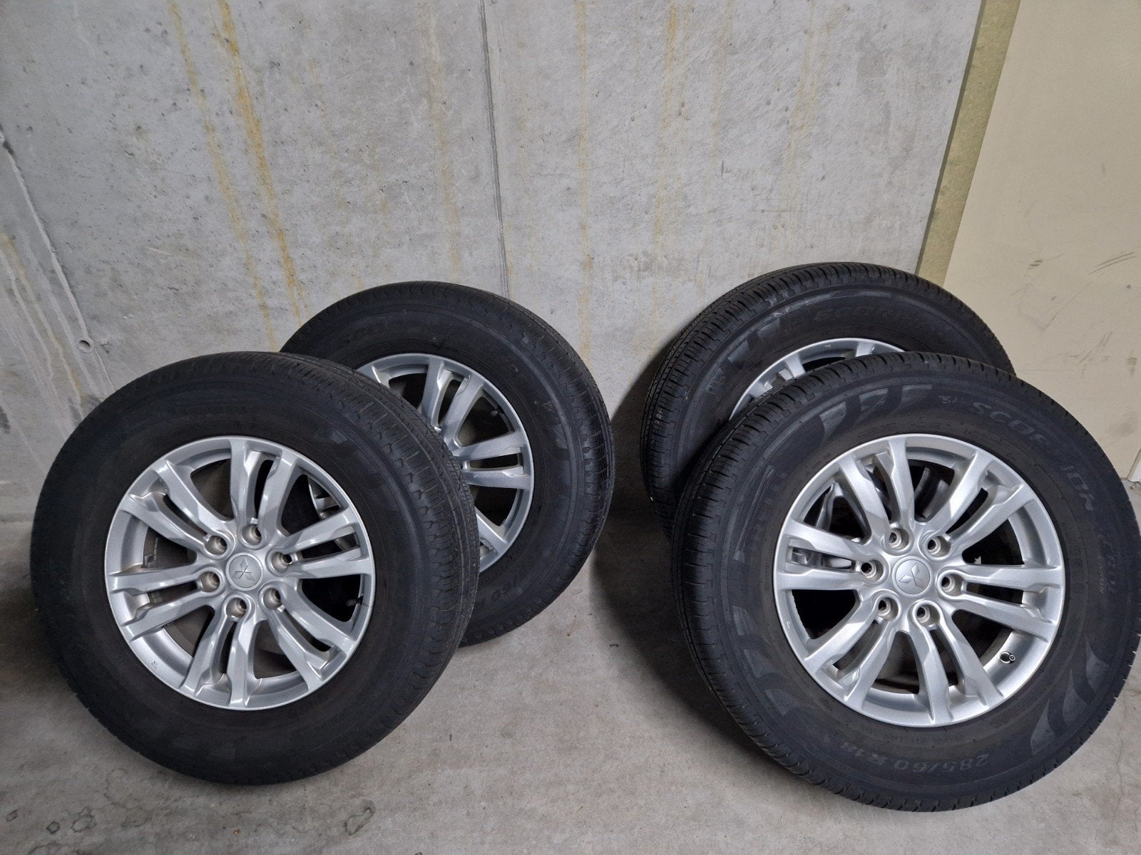 Kit Pneu 4X4 pajero Nissan Toyota Ford Dodge RAM, Neuf, Pneus et Jantes, 4 Saisons, 285 mm