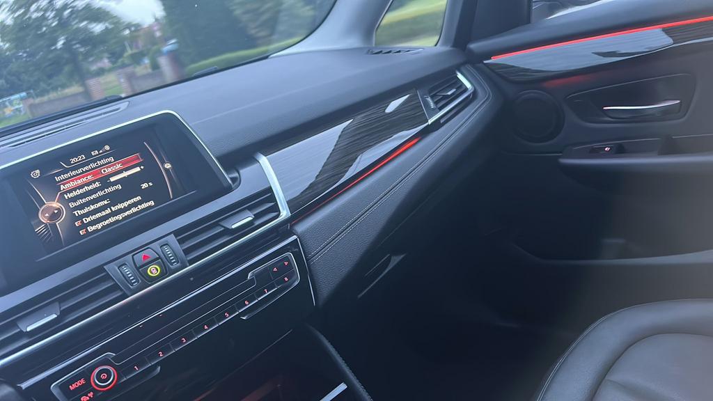 BMW 216D Automaat 2016 /2016 Active LUXURY  Tourer, Auto's, Automaat, Diesel, 5 deurs, Particulier