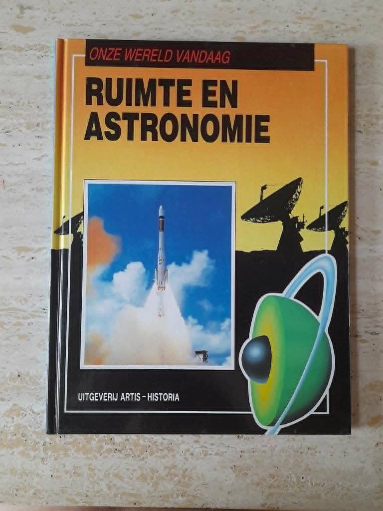 Boek 'Ruimte en Astronomie' Artis-Historia, Boeken, Overige wetenschappen, Nieuw, Ophalen of Verzenden, Zuza Vbrova