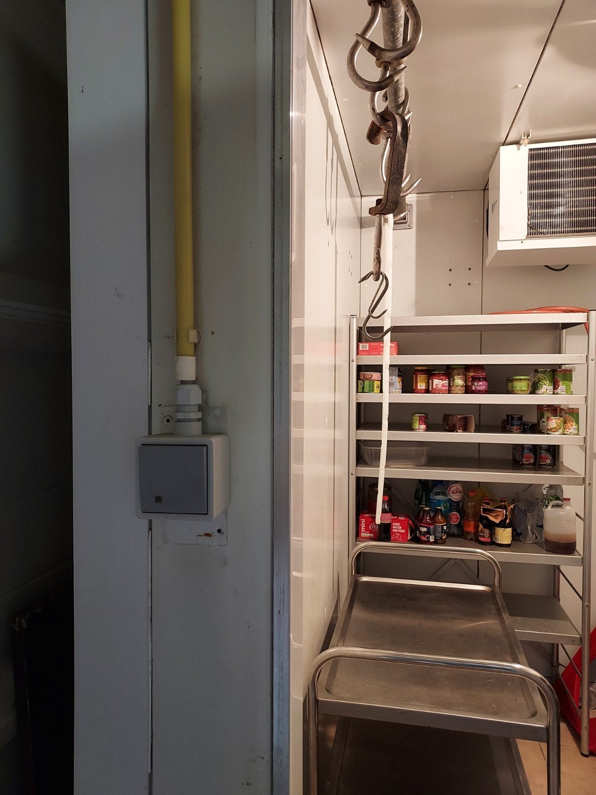 Koude kamer, Ophalen
